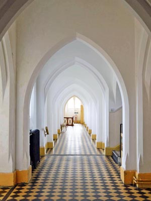 cloister of pointed arches